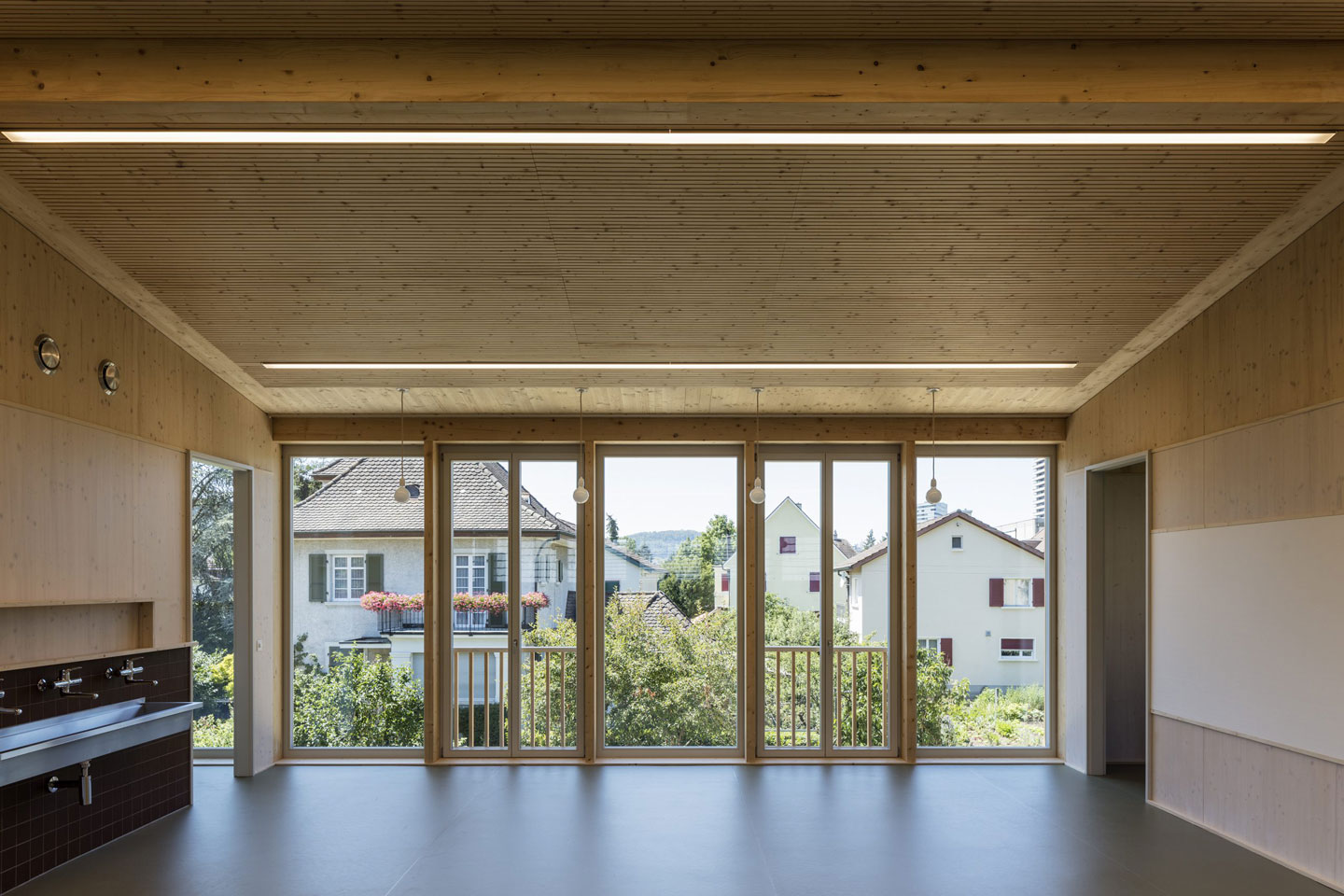 kindergarten-pratteln-huerzeler-holzbau-magden-nachhaltig-aufenthaltsraum